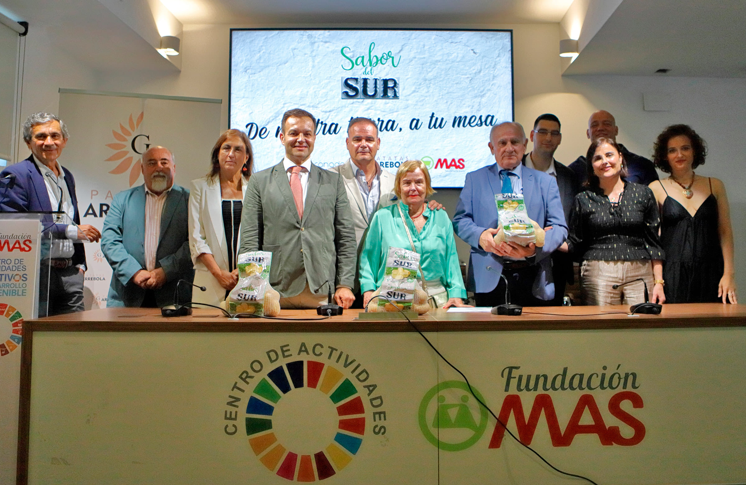 La familia de Patatas Arrebola durante la presentación de su nueva marca: Sabor Sur