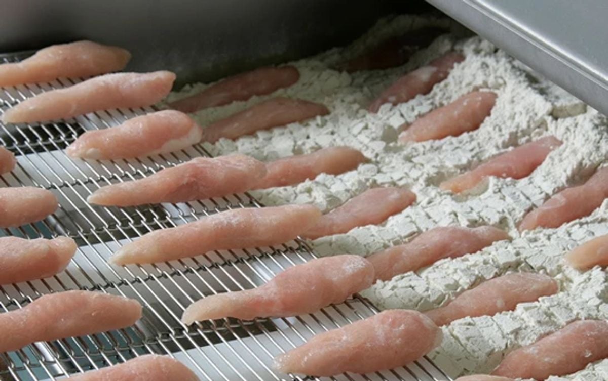 Marel's Active Flour Applicator in process