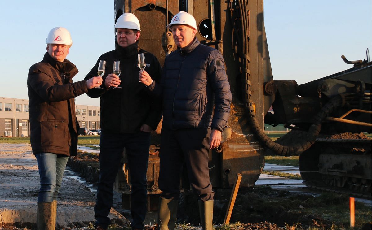 Potato Cooperative Agrico celebrates the start of the construction of its 'Quality Centre' in Emmeloord, the Netherlands.
Manfred Schleper, Project Manager of Agrico's Quality Centre can be seen at the left and Jan van Hoogen, Agrico's Managing Director 
