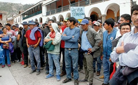 Agricultores en paro del Perú piden declarar el sector en emergencia Agricultores en paro del Perú piden declarar el sector en emergencia