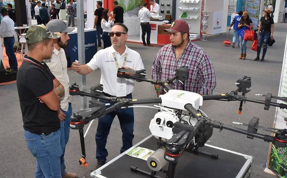 El uso de los Drones se está volviendo cada vez más común entre los campesinos. (Cortesía: El Sol de Irapuato)