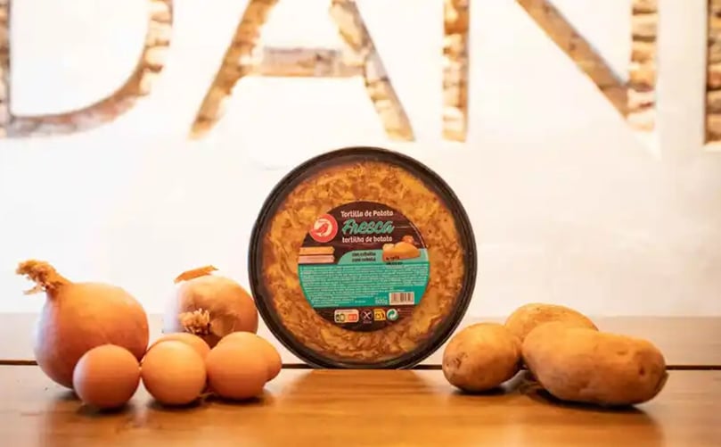 La tortilla de patata con cebolla de Auchan, la marca blanca de Alcampo.(Cortesía: Javier Carbajal/El Español) La tortilla de patata con cebolla de Auchan, la marca blanca de Alcampo.(Cortesía: Javier Carbajal/El Español)