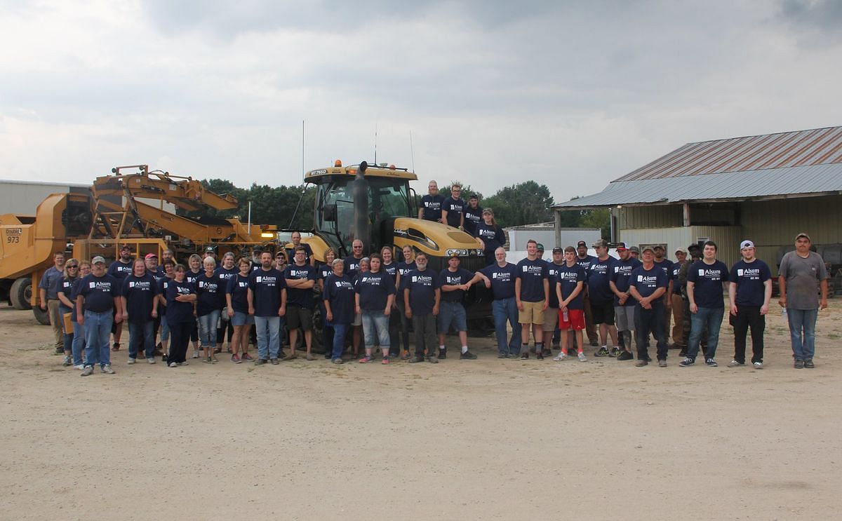 In honor of Alsum Farms & Produce 45th anniversary the company hosted Farm Field Days on August 14th and 15th, so Alsum Farms associates could see firsthand how red potatoes are harvested from the farm fields.