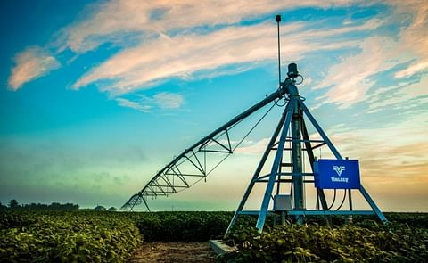 APH Group - Valley 8120 centre pivots APH Group - Valley 8120 centre pivots