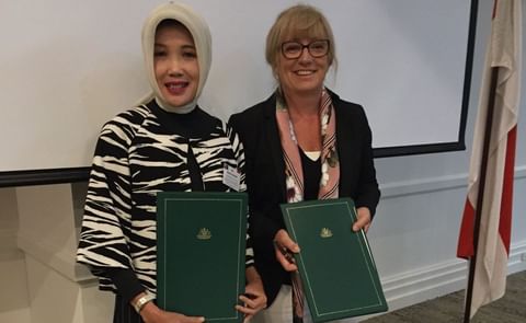 The new protocol for seed potato exports from Victoria and South Australia to Indonesia was signed on February 15, 2018 in Melbourne during the 21st Working Group on Agriculture, Food and Forestry Cooperation - allowing trade from these states to commence The new protocol for seed potato exports from Victoria and South Australia to Indonesia was signed on February 15, 2018 in Melbourne during the 21st Working Group on Agriculture, Food and Forestry Cooperation - allowing trade from these states to commence