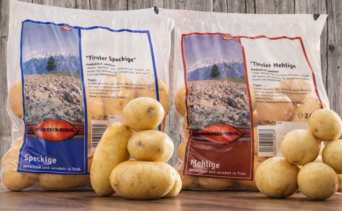 The „Tiroler Speckigen“ and „Tiroler Mehligen“ are now available at SPAR throughout Austria