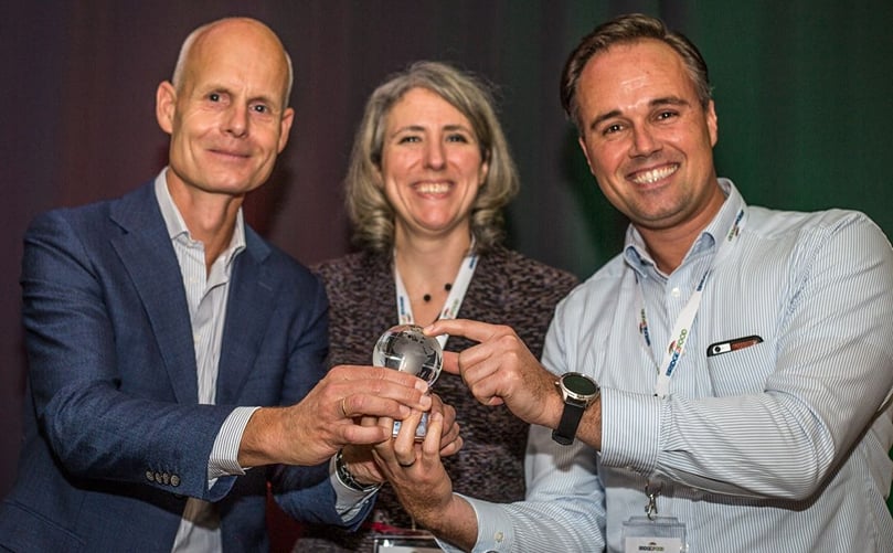 From left to right: Jaap Harkema (Avebe), Stacy Pyett (member of the jury) and Bart Pennings (Avebe) From left to right: Jaap Harkema (Avebe), Stacy Pyett (member of the jury) and Bart Pennings (Avebe)