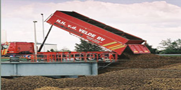  Aardappelaanvoer bij zetmeelfabrikant AVEBE