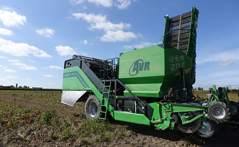 AVR Spirit 7200 with new Clean & Go bunker AVR Spirit 7200 with new Clean & Go bunker