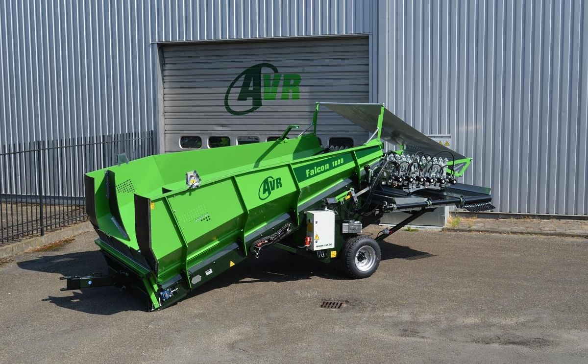 AVR developed new receiving hopper for medium-sized agricultural holdings AVR developed new receiving hopper for medium-sized agricultural holdings
