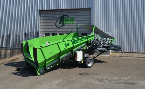 AVR developed new receiving hopper for medium-sized agricultural holdings AVR developed new receiving hopper for medium-sized agricultural holdings