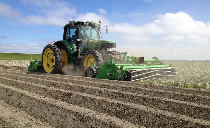 AVR bvba offers a full range of agricultural equipment for potato cultivation, ranging from seed bed preparation, planting and ridging to haulm topping, harvesting and storing.