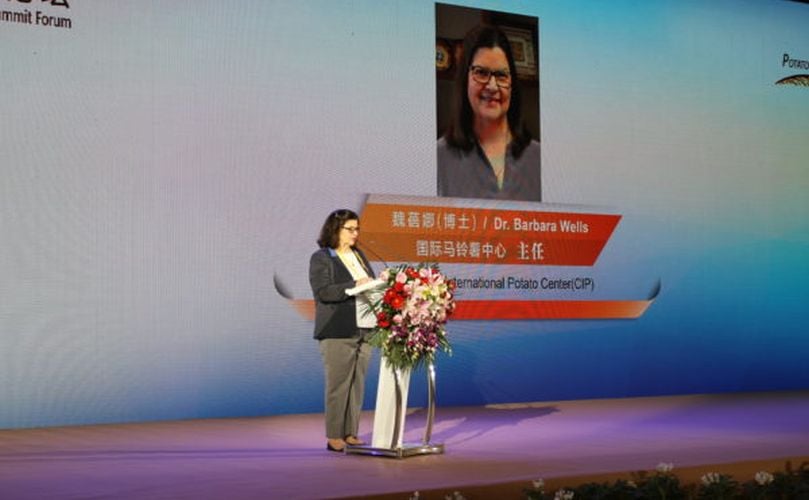 Barbara H. Wells, Director General of the International Potato Center (CIP), during the forum that opened the 2019 China International Potato in Beijing. Barbara H. Wells, Director General of the International Potato Center (CIP), during the forum that opened the 2019 China International Potato in Beijing.
