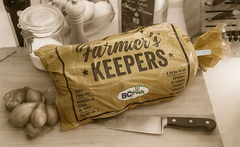 Farmer’s Keepers™ Potatoes come in a variety of non-uniform shapes and sizes with minor blemishes or minor mechanical damage. Farmer’s Keepers™ Potatoes come in a variety of non-uniform shapes and sizes with minor blemishes or minor mechanical damage.