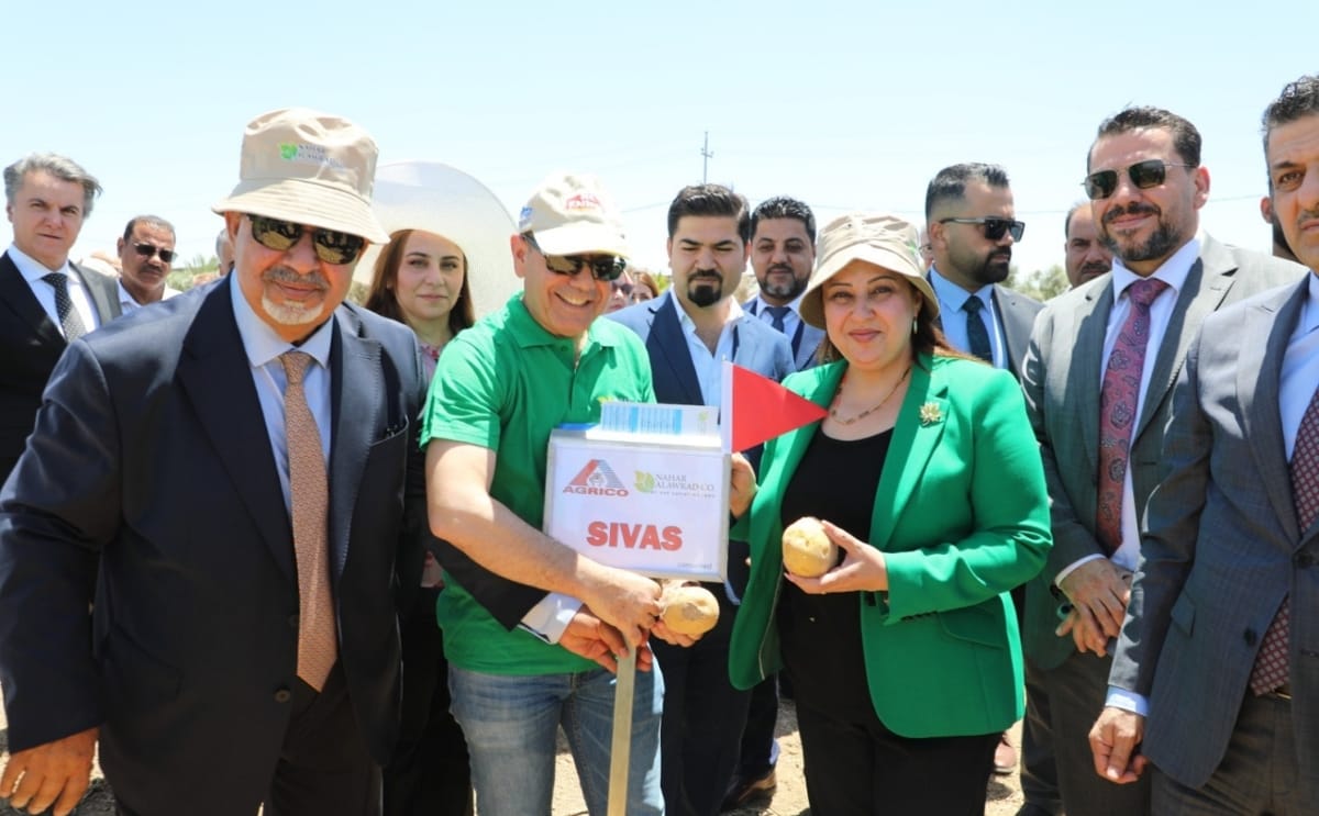 Ms. Begard Talabani, Minister of Agriculture and Water Resources and Mr. Shaban Nahar, Chairman of the Board of Directors of Beirut Erbil Company.