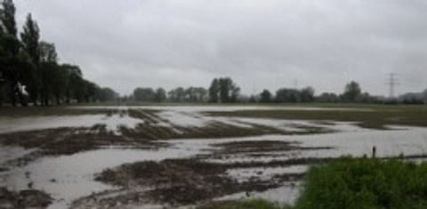  Wateroverlast: Belgische velden onder water