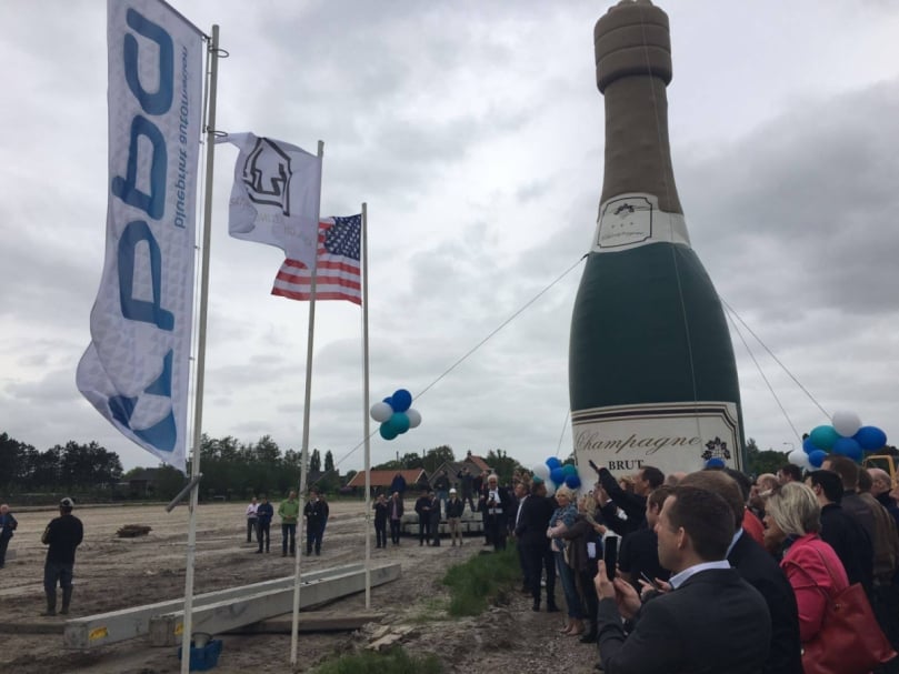 Impression of the festive groundbreaking ceremony. Impression of the festive groundbreaking ceremony.