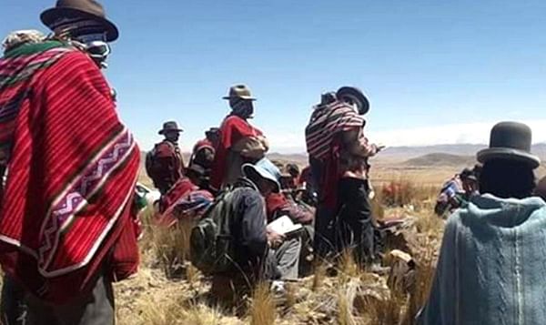 Sembradores de papa en Bolivia