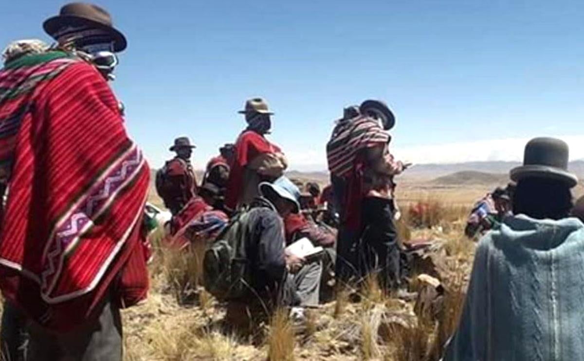 Sembradores de papa en Bolivia Sembradores de papa en Bolivia