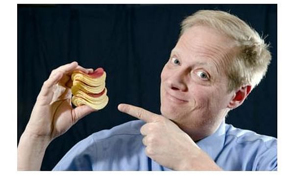  Cornell University Food and Brand Lab Director Brian Wansink inserted red chips into packaged tubes to indicate portion sizes and discourage overeating.