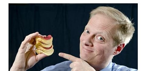  Cornell University Food and Brand Lab Director Brian Wansink inserted red chips into packaged tubes to indicate portion sizes and discourage overeating.