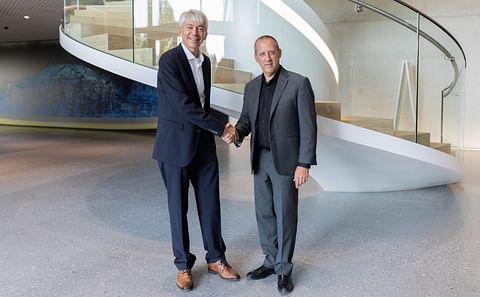 Johannes Wick (left), CEO Grains & Food at Bühler, and André Noreau, CEO of Premier Tech – Systems and Automation, today announced the formation of a strategic cooperation for industrial flexible packaging solutions. Johannes Wick (left), CEO Grains & Food at Bühler, and André Noreau, CEO of Premier Tech – Systems and Automation, today announced the formation of a strategic cooperation for industrial flexible packaging solutions.