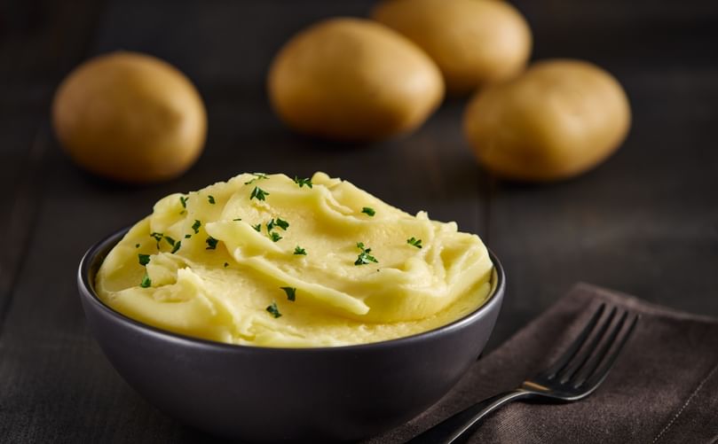 Butter Golds deliver an ultra-creamy, naturally buttery texture—so rich in flavour that no added butter is needed—making them the ideal choice for smooth, indulgent mashed potatoes. Butter Golds deliver an ultra-creamy, naturally buttery texture—so rich in flavour that no added butter is needed—making them the ideal choice for smooth, indulgent mashed potatoes.