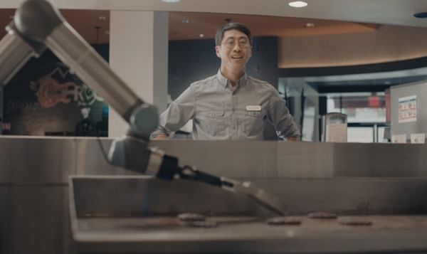 QSR Chain CaliBurger to roll out burger flipping robot