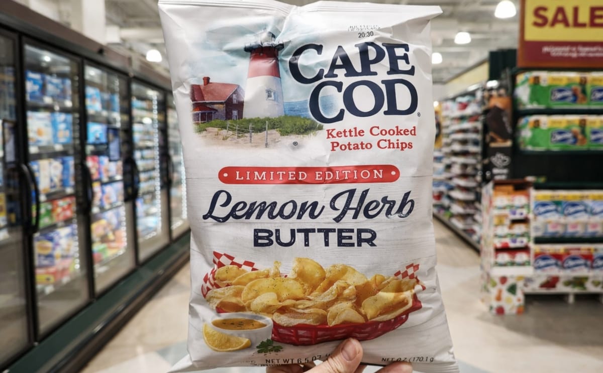 Cape Cod’s limited-edition Lemon Herb Butter kettle-cooked potato chips are spotted in a grocery store during the brand’s spring product rollout. Cape Cod’s limited-edition Lemon Herb Butter kettle-cooked potato chips are spotted in a grocery store during the brand’s spring product rollout.