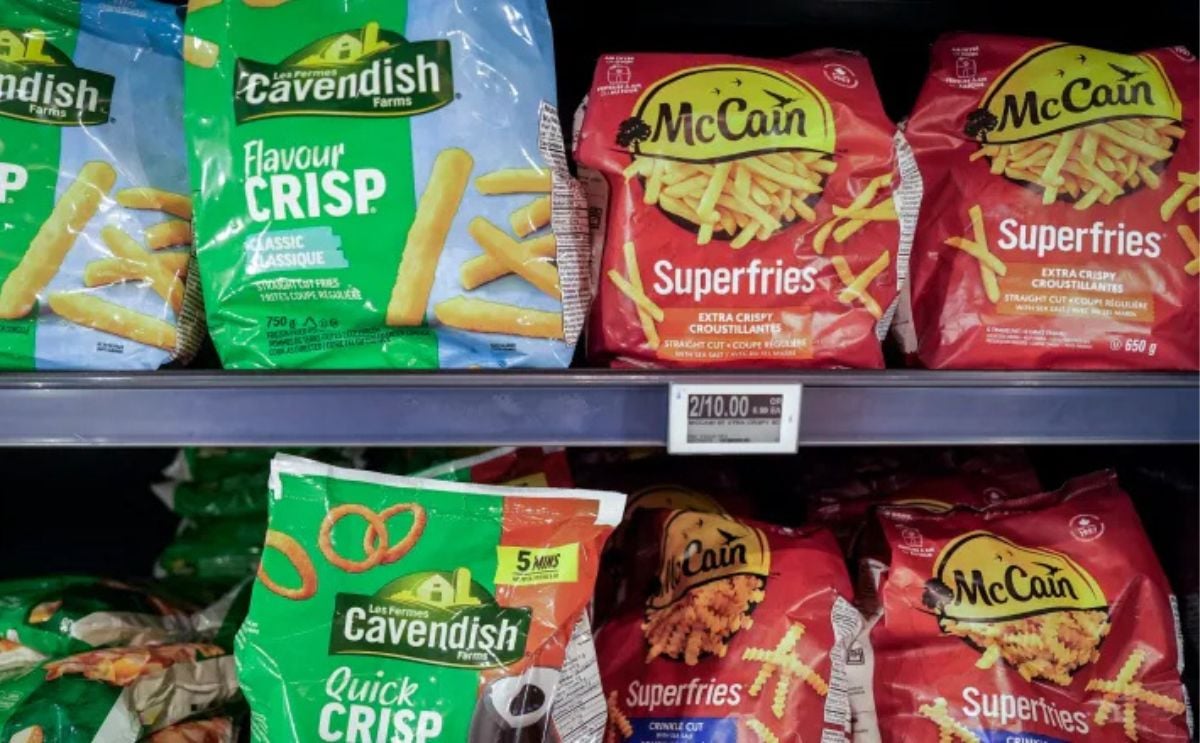 Cavendish- and McCain-branded potato products in a Vancouver grocery store. Two United States class actions allege price-fixing by four leading potato companies. (Courtesy: CBC) Cavendish- and McCain-branded potato products in a Vancouver grocery store. Two United States class actions allege price-fixing by four leading potato companies. (Courtesy: CBC)