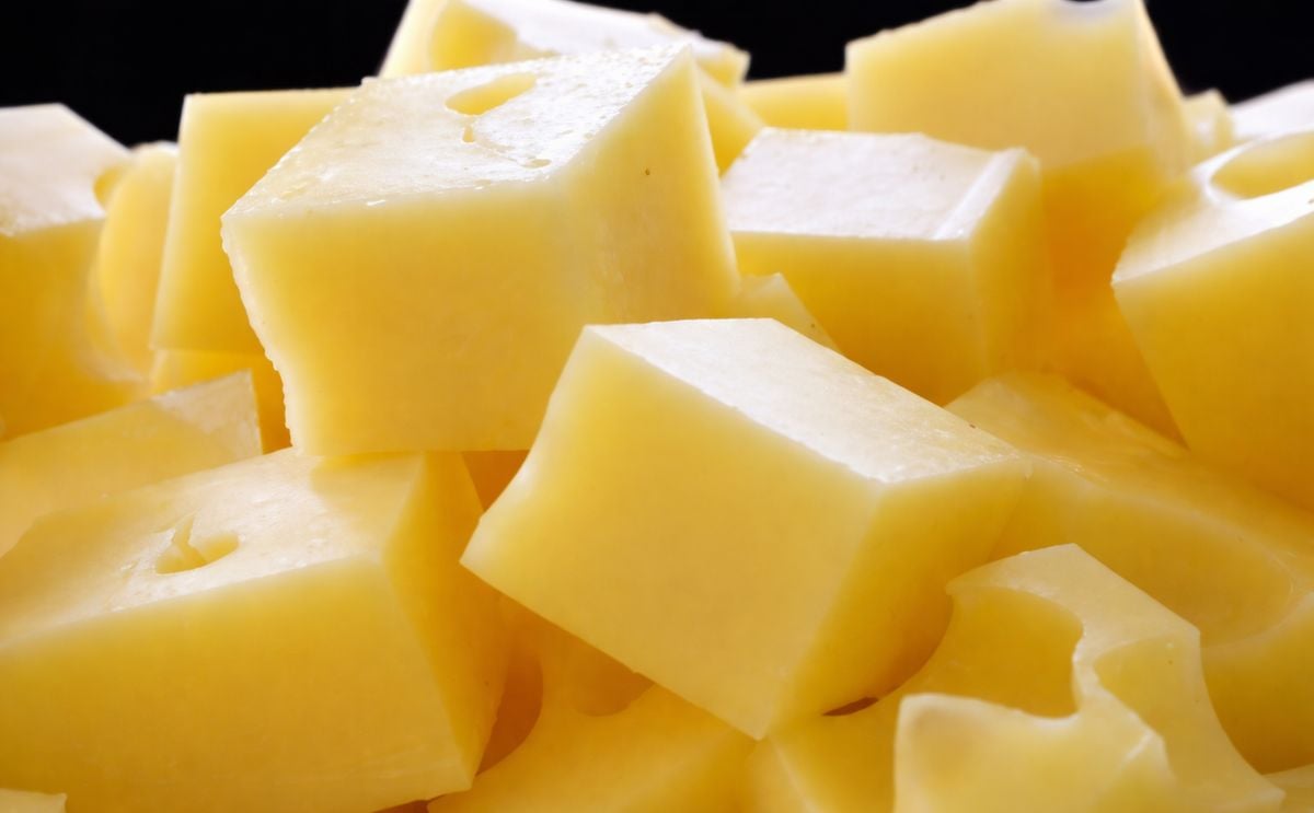 Cheese is the top dietary source of saturated fat in the US diet Cheese is the top dietary source of saturated fat in the US diet