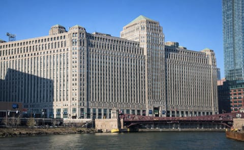 Merchandise Mart in Chicago, the location of Conagra Foods future headquarters (Courtesy Daniel Schwen) Merchandise Mart in Chicago, the location of Conagra Foods future headquarters (Courtesy Daniel Schwen)