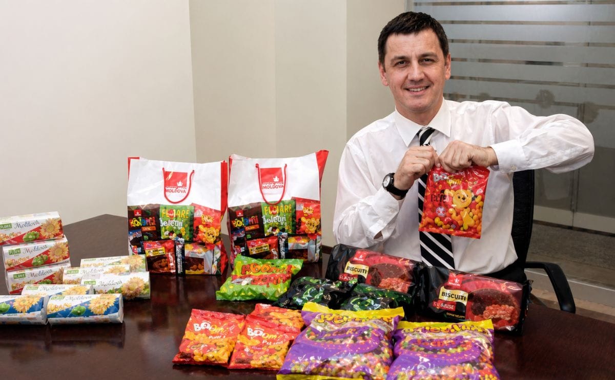 Presidente del grupo CCU presentando sus productos Presidente del grupo CCU presentando sus productos