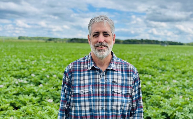 Chris Hansen, General Manager of CSS Farms in Bliss, New York, emphasized that close collaboration between Cornell researchers and growers is key to the potato breeding program’s success. Chris Hansen, General Manager of CSS Farms in Bliss, New York, emphasized that close collaboration between Cornell researchers and growers is key to the potato breeding program’s success.