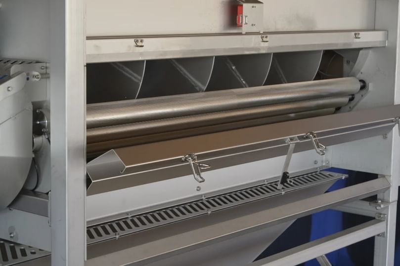 Classic-1000 hybrid peeling module delivering precise, uniform surface renewal for high-performance root vegetable processing. Classic-1000 hybrid peeling module delivering precise, uniform surface renewal for high-performance root vegetable processing.