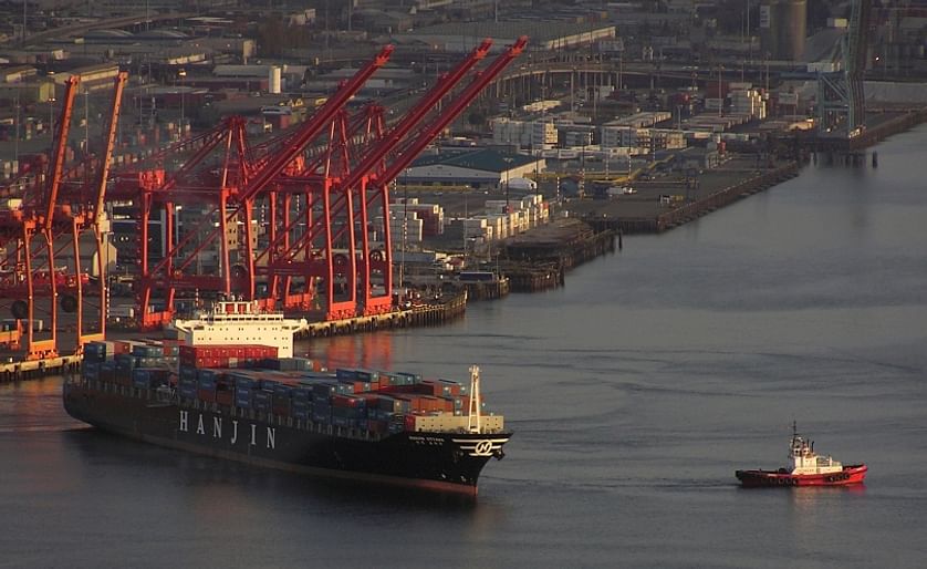 A container ship in the Port of Seattle 