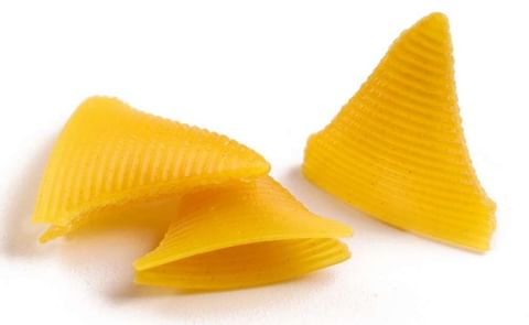 Almounajed Corn pellets (Crinkled Medium Cono) Almounajed Corn pellets (Crinkled Medium Cono)