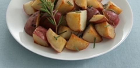  Plate with cut red potatoes