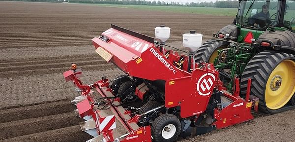 CP 42 Mounted or trailed 4-row cup planter