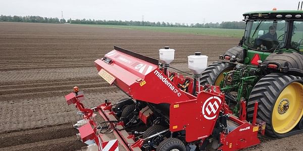 CP 42 Mounted or trailed 4-row cup planter
