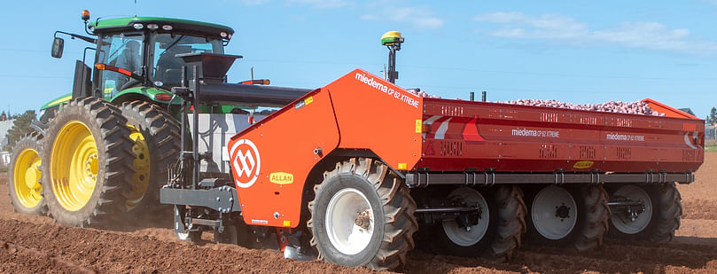Dewulf Miedema CP 62 Extreme planting potatoes