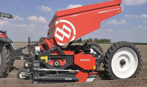 Miedema Structural 4000 Mounted or trailed 4-row belt planter
