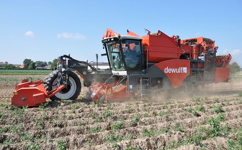 Dewulf potato harvesters: the RF3060, a self-propelled 2-row sieving harvester Dewulf potato harvesters: the RF3060, a self-propelled 2-row sieving harvester