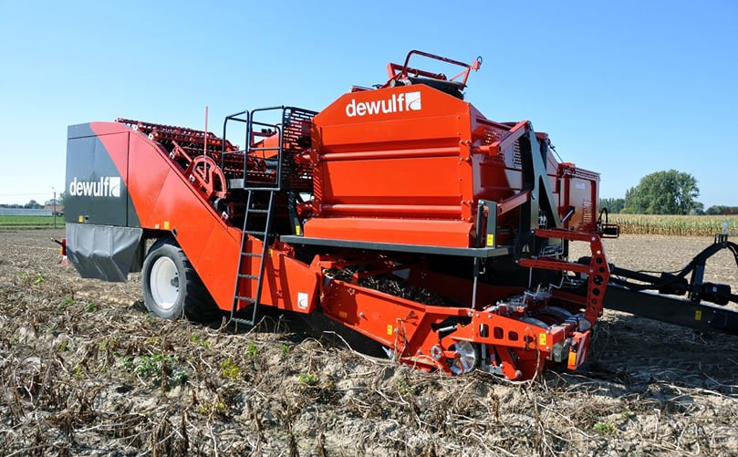 Dewulf potato harvesters: the Torro, a light, trailed 2-row sieving harvester Dewulf potato harvesters: the Torro, a light, trailed 2-row sieving harvester