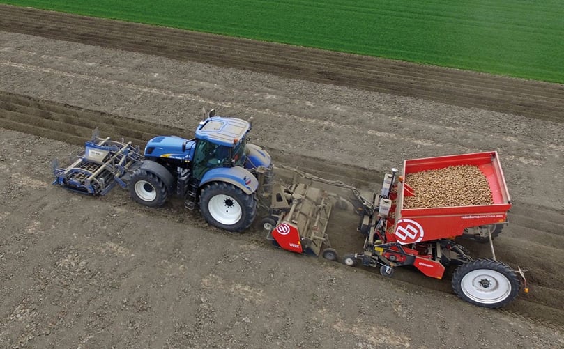 Dewulf Potato Planters: Structural 4000, a mounted or trailed 4-row belt planter Dewulf Potato Planters: Structural 4000, a mounted or trailed 4-row belt planter