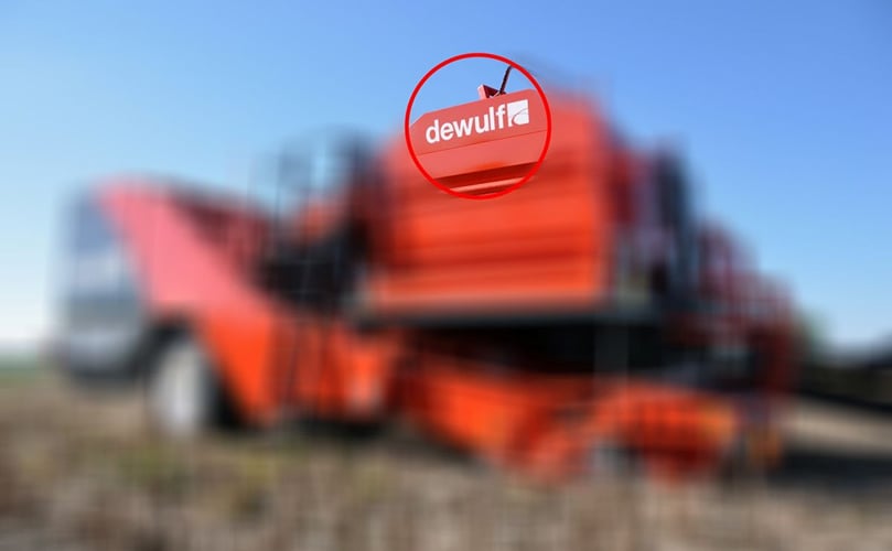 Dewulf Torro: light, 2-row trailed sieving harvester with bunker Dewulf Torro: light, 2-row trailed sieving harvester with bunker