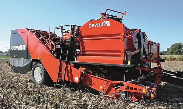 Torro Trailed 2-row sieving harvester