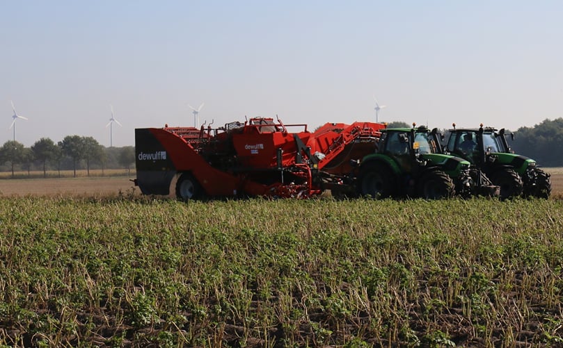 Torro with unloading on the move bunker: potato-friendliness and efficiency Torro with unloading on the move bunker: potato-friendliness and efficiency