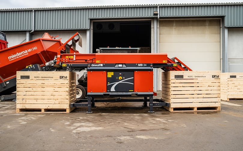 Dewulf MB 34, electrically powered box filler for storage Dewulf MB 34, electrically powered box filler for storage