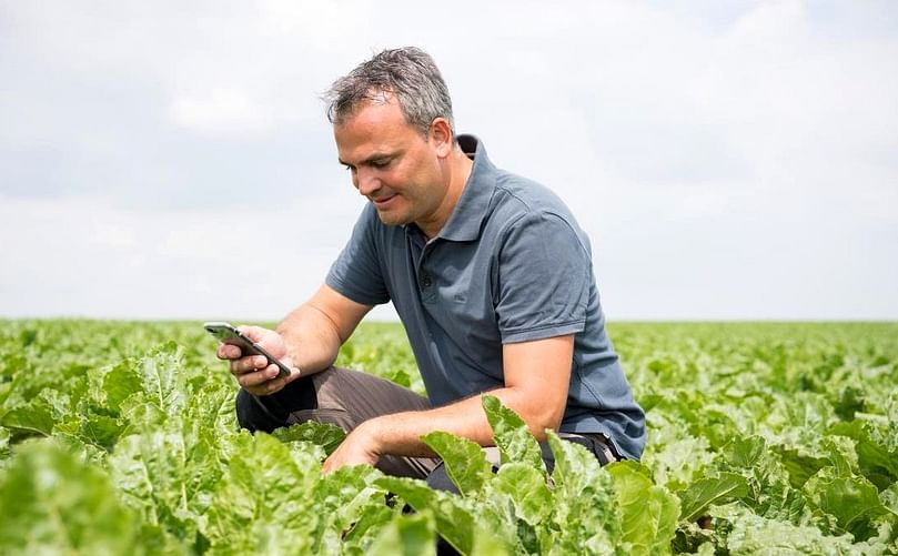 It provides farmers with field zone-specific advice on how to produce crops in the most sustainable way.